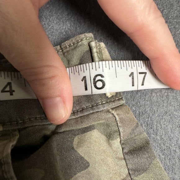 American Eagle Outfitters Cargo Pants Womens 12 Green Camo Barrel Stretch - Picture 8 of 15